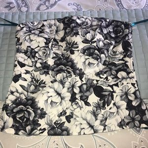 White House Black Market Top NWT